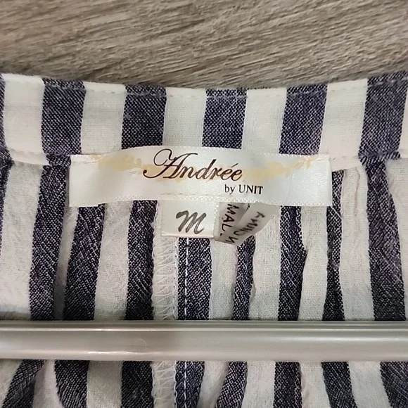 Andre By Unit Embroidered Top NWOT - Picture 7 of 8